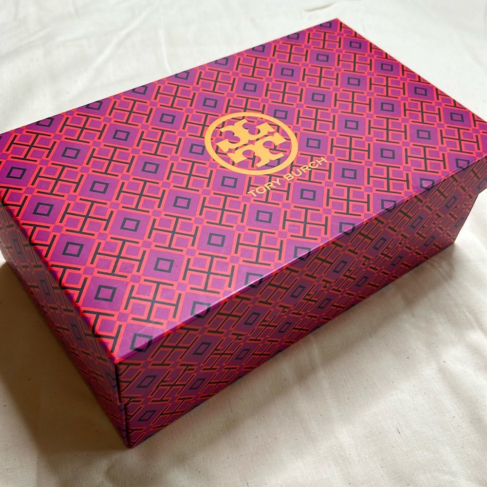 Tory Burch, empty shoe box w/ branded tissue and stuffing
